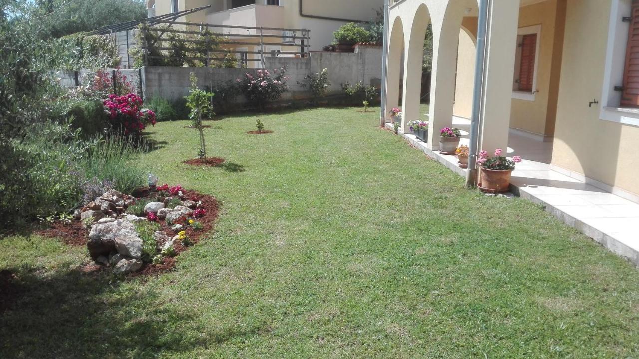 Apartment Barba Liznjan Bagian luar foto