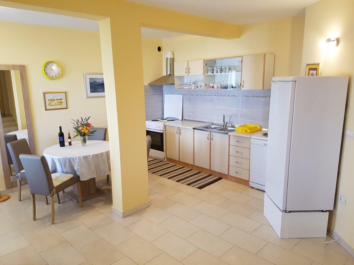 Apartment Barba Liznjan Bagian luar foto
